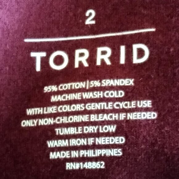 Torrid Plus Size 2 (2X) Burgundy Mock Neck Keyhole Long Sleeve Top Open Back - Picture 7 of 8